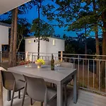 Lovely Home In Kraljevica With House Sea View 펜션 *