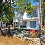 Lovely Home In Kraljevica With House Sea View * 클랄제비카
