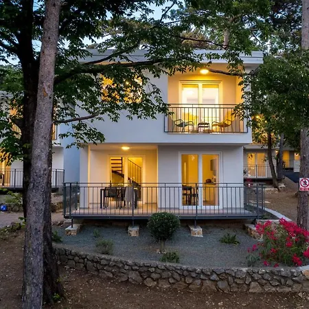 Case de vacanță Lovely Home In Kraljevica With House Sea View *