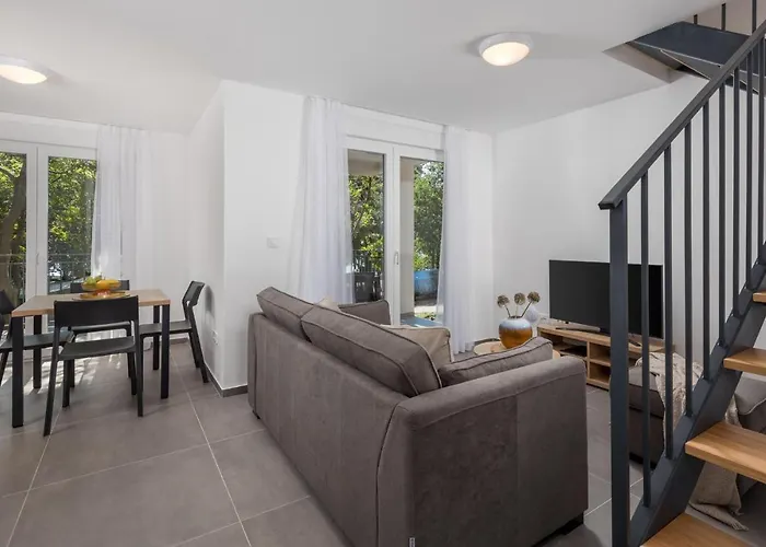 Stunning Home In Kraljevica With Wifi 펜션