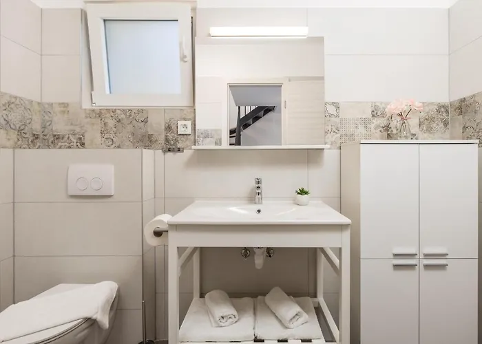 Stunning Home In Kraljevica With Wifi * 클랄제비카
